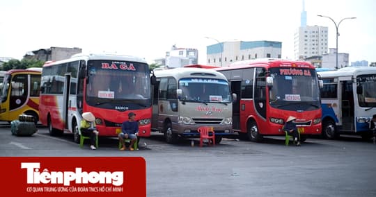 Tienphong.vn | Doanh nghiệp vận tải lao đao vì giá xăng dầu tăng cao ngất ngưởng
